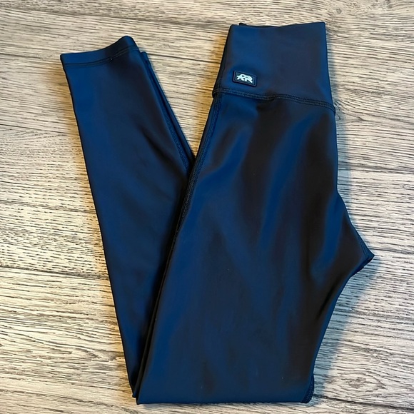 Tiger Friday Hot Cross Leggings - Picture 4 of 10